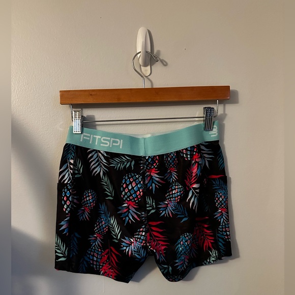 Wanderlust Shorts - Tropica Fitspi - Picture 2 of 7